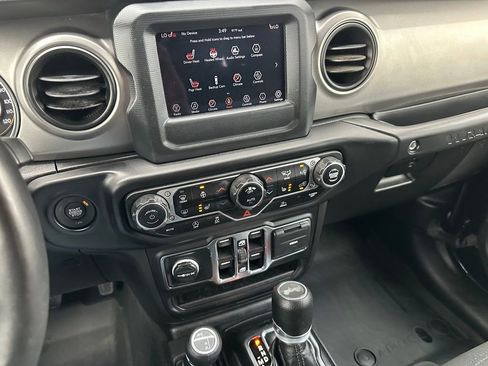 Used 2023 Jeep Wrangler Unlimited Sport image 23