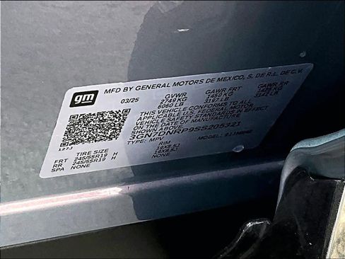 Used 2025 Chevrolet Equinox EV LT image 36