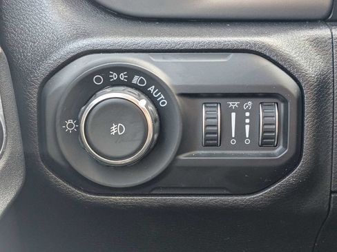 Used 2021 Jeep Wrangler Sport AWD/4WD image 20