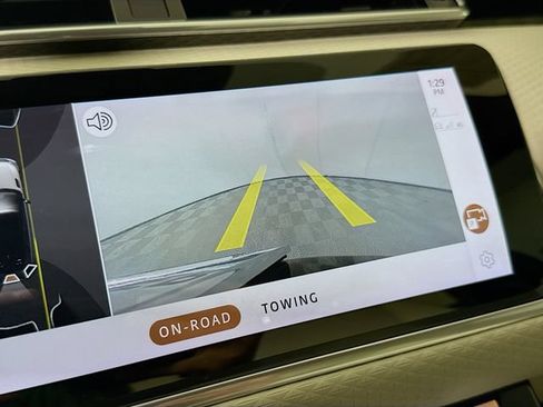 Certified 2023 Land Rover Range Rover Velar R-Dynamic S AWD/4WD image 17