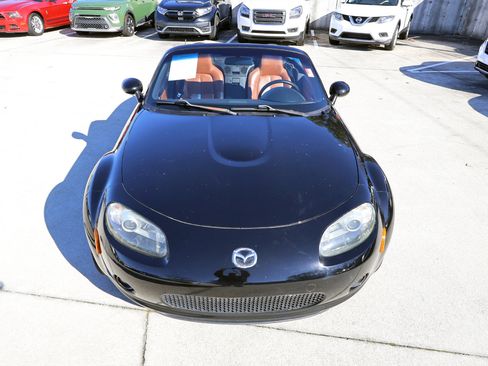 Used 2006 MAZDA MX-5 Miata Grand Touring w/ Suspension Pkg image 12