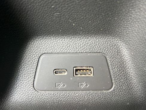 Used 2025 Buick Envision Preferred AWD/4WD image 29