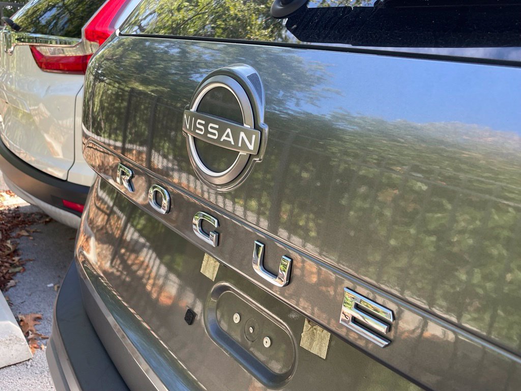 Used 2023 Nissan Rogue S AWD/4WD image 17