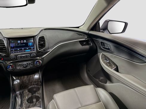 Used 2014 Chevrolet Impala LT FWD image 25