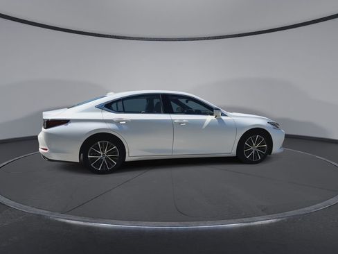 Used 2025 Lexus ES 350 w/ Premium Package image 9
