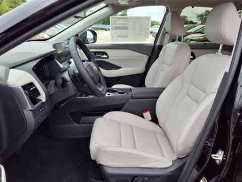 New 2025 Nissan Rogue SL w/ Tech Package image 26