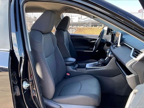 Used 2024 Toyota RAV4 XLE image 18