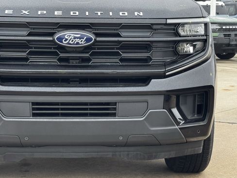 New 2026 Ford Expedition Active image 5