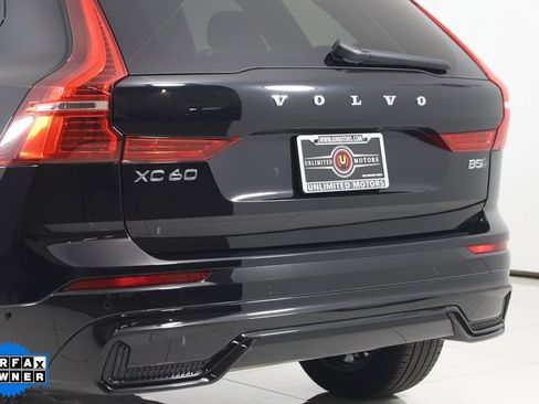 Used 2025 Volvo XC60 B5 Plus image 22
