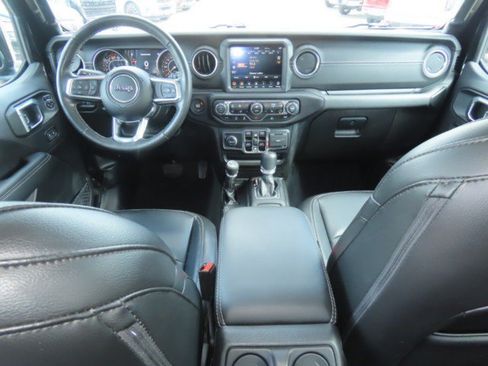 Used 2022 Jeep Wrangler Unlimited Sahara w/ Cold Weather Group AWD/4WD image 21