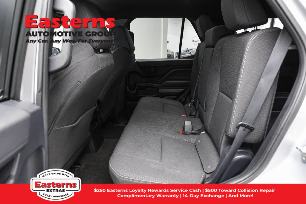 Used 2025 Toyota 4Runner SR5 AWD/4WD image 22