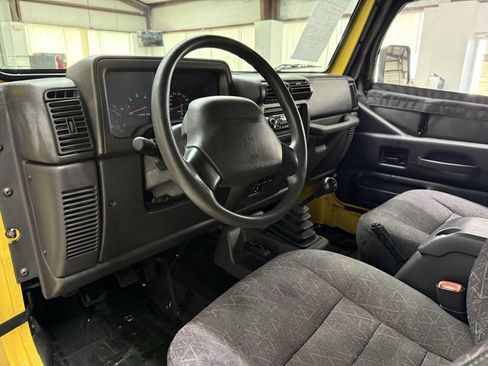 Used 2002 Jeep Wrangler SE AWD/4WD image 16