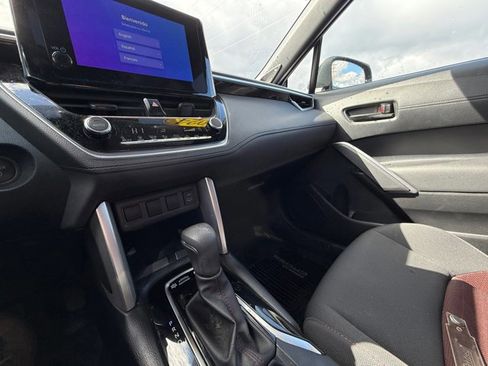 Used 2024 Toyota Corolla Cross AWD Hybrid w/ Moonroof Package image 19