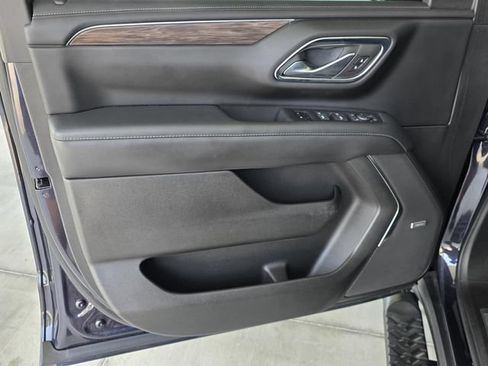 Used 2022 Chevrolet Tahoe Z71 w/ Z71 Off-Road Package AWD/4WD image 43