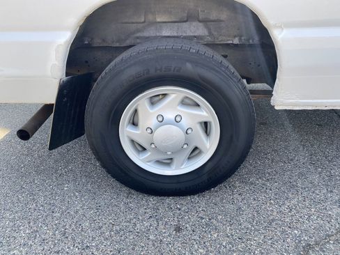 Used 2012 Ford E-250 and Econoline 250 w/ Commercial Cargo Van Pkg image 13