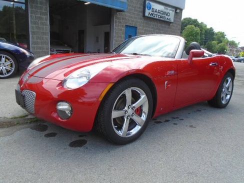 Used 2008 Pontiac Solstice Convertible w/ Premium Package RWD image 2