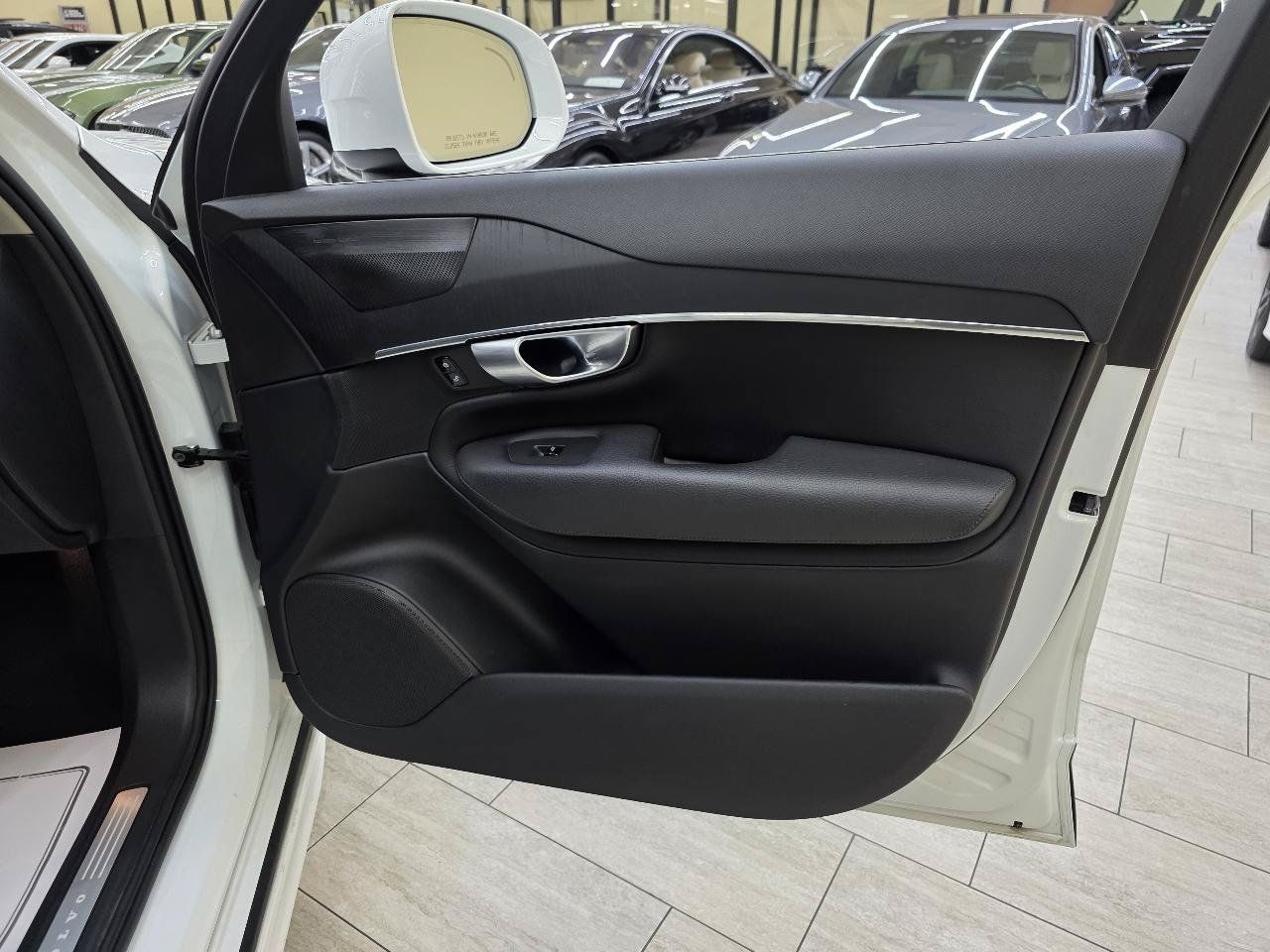 Used 2020 Volvo XC90 T6 Momentum AWD/4WD image 42