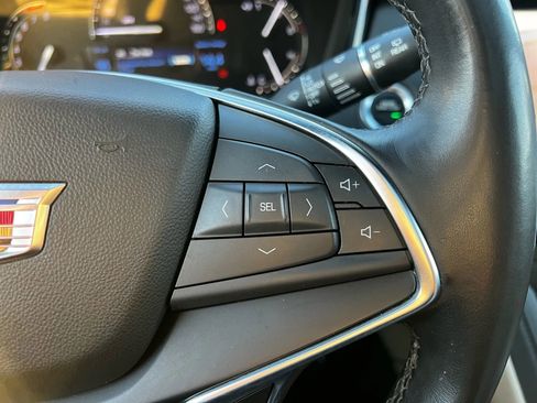 Used 2018 Cadillac XT5 Luxury w/ Driver Awareness Package image 26