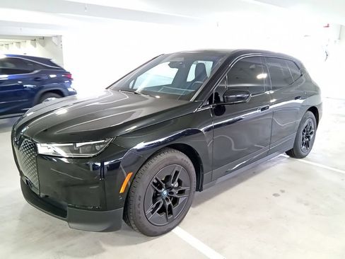 Used 2024 BMW iX xDrive50 AWD/4WD image 1