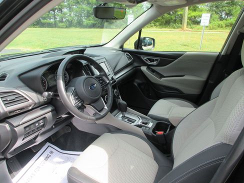 Used 2020 Subaru Forester Premium AWD/4WD image 10