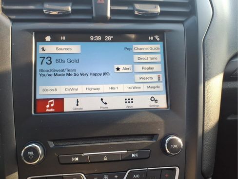 Used 2018 Ford Fusion SE w/ Equipment Group 201A image 16