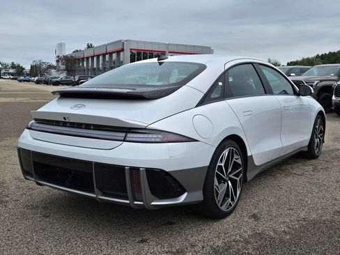 Used 2023 Hyundai Ioniq 6 SEL AWD/4WD image 6