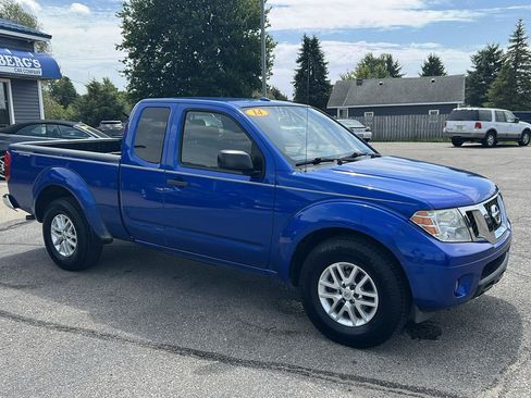 Used 2014 Nissan Frontier SV w/ SV Value Truck Package AWD/4WD image 5