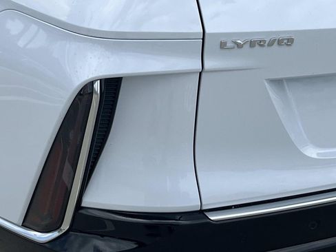 New 2026 Cadillac Lyriq Premium Luxury AWD/4WD image 10