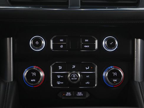 Used 2022 GMC Yukon SLE w/ Gmc Pro Safety Plus Package AWD/4WD image 19