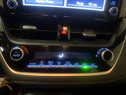 Certified 2020 Toyota Corolla SE image 33