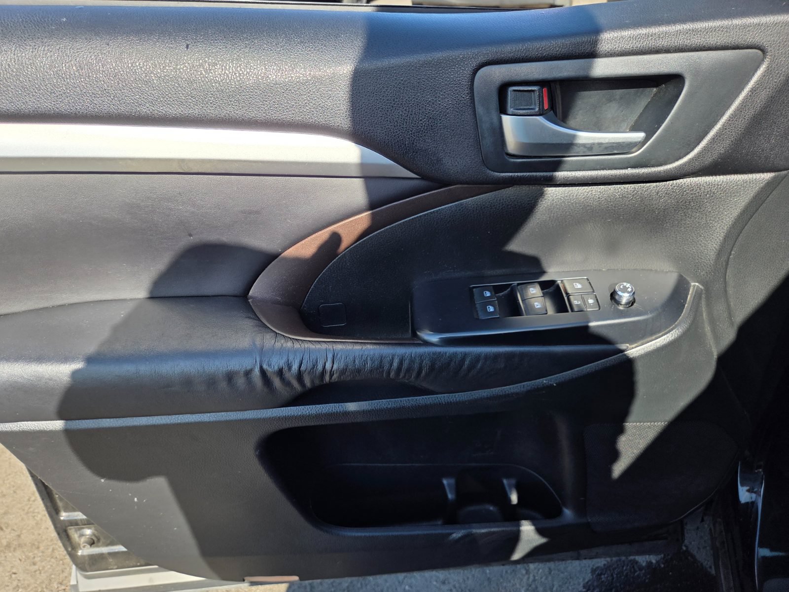 Used 2016 Toyota Highlander XLE AWD/4WD image 7