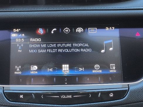 Used 2019 Cadillac XT5 Premium Luxury w/ LPO, Black Ice Package image 18