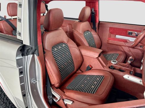 Used 2025 Ford Bronco Badlands image 29