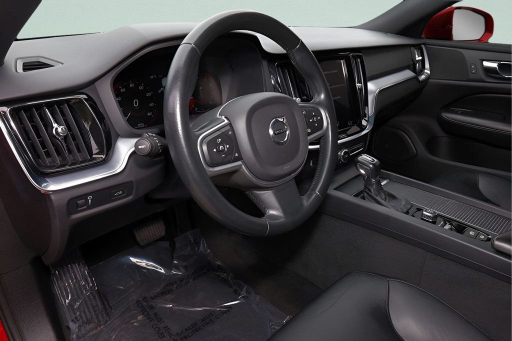 Used 2020 Volvo S60 T5 Momentum FWD image 19