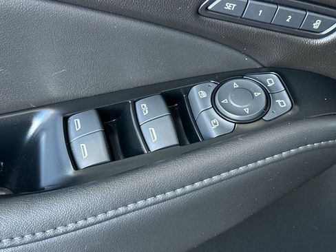 Used 2023 Buick Enclave Avenir w/ Avenir Technology Package image 12