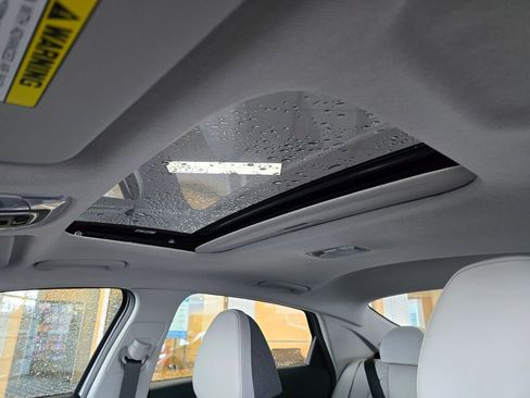 New 2025 Hyundai Elantra Limited image 24