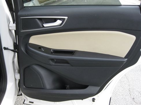 Used 2015 Ford Edge SEL w/ Equipment Group 201A image 31