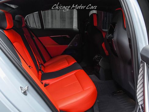 Used 2025 BMW M5 w/ Carbon Package image 28
