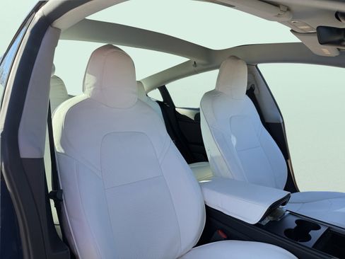 Used 2022 Tesla Model 3 Standard Range image 28