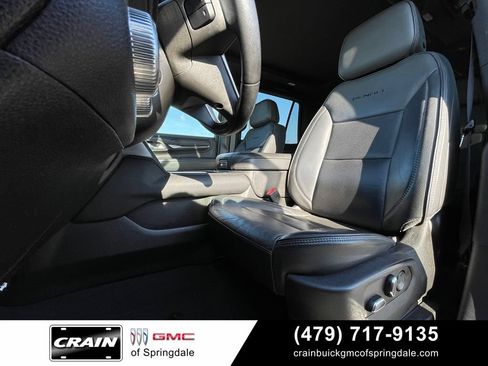 Used 2022 GMC Yukon Denali w/ Denali Premium Package AWD/4WD image 23