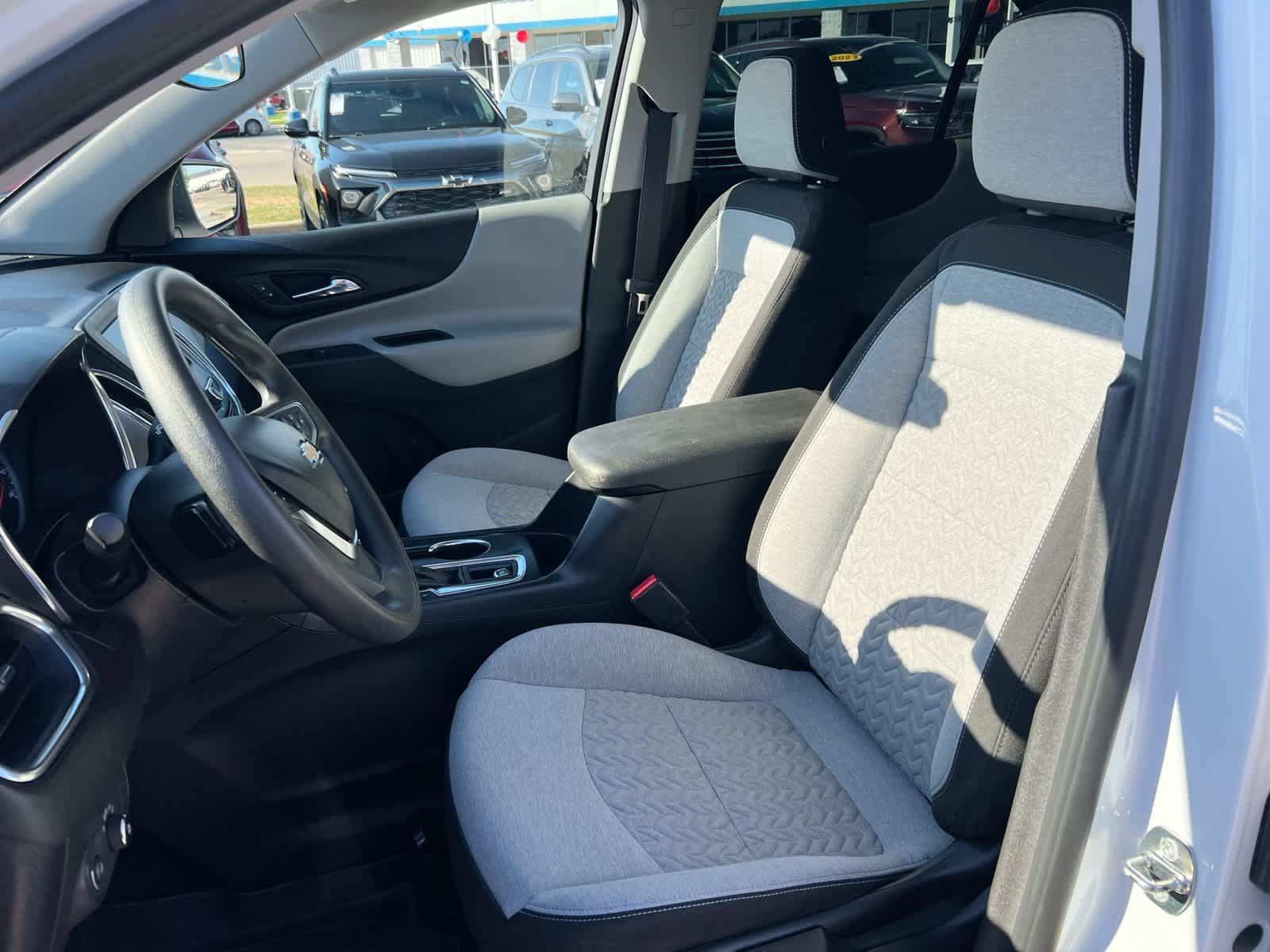 Used 2022 Chevrolet Equinox LS FWD image 19