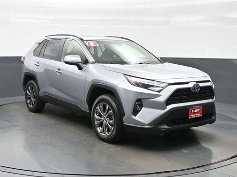 Used 2023 Toyota RAV4 XLE Premium AWD/4WD image 8