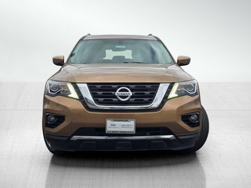 Used 2017 Nissan Pathfinder Platinum w/ Cargo Package AWD/4WD image 2
