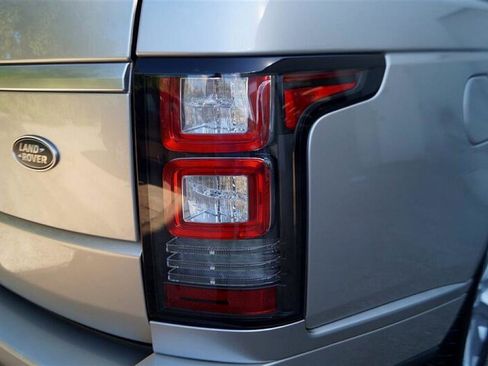 Used 2016 Land Rover Range Rover HSE image 29