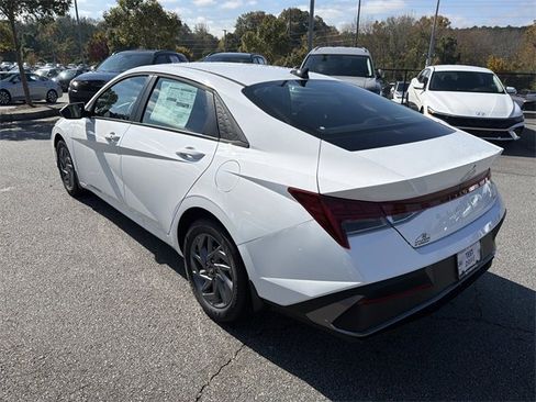 New 2026 Hyundai Elantra Blue image 5