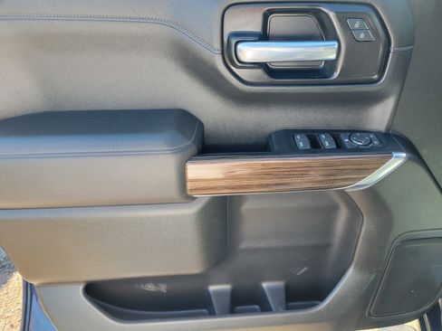 Used 2021 Chevrolet Silverado 1500 RST image 23