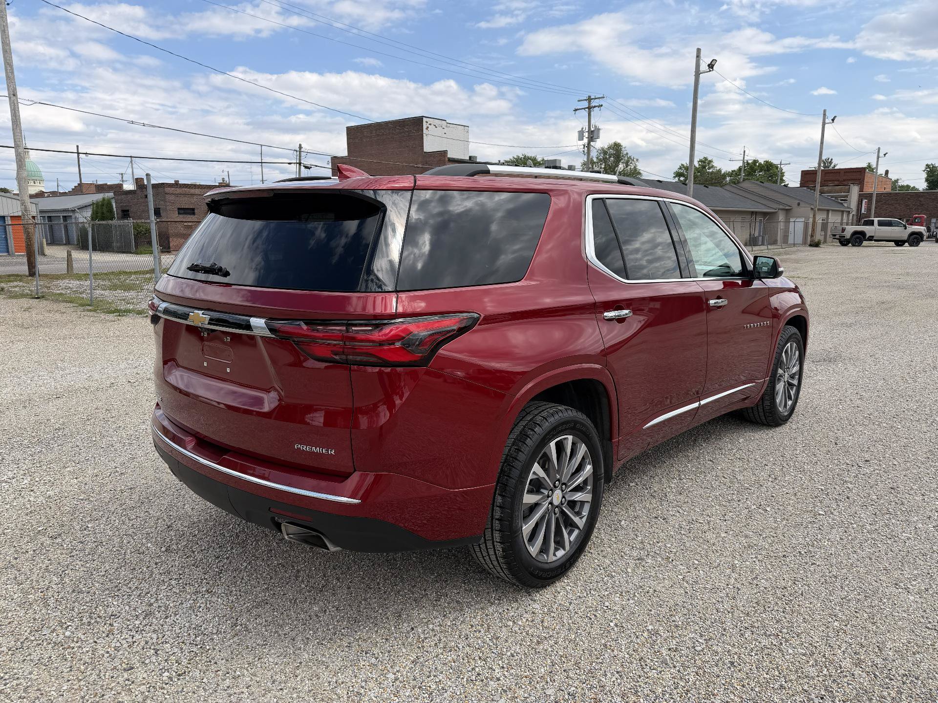 Used 2023 Chevrolet Traverse Premier FWD image 5