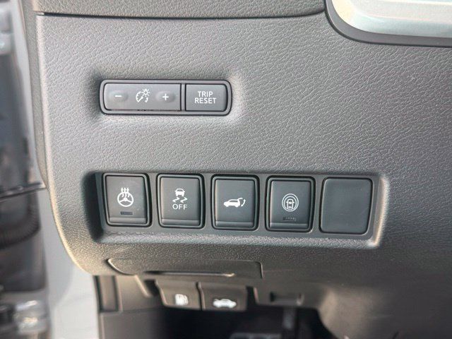 Used 2024 Nissan Murano Platinum w/ Cargo Package FWD image 15