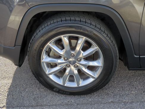 Used 2015 Jeep Cherokee Limited image 13