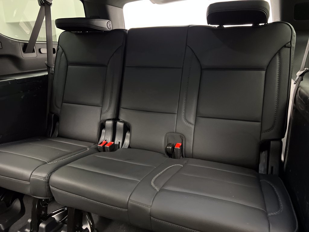 Used 2025 GMC Yukon XL Denali RWD image 39